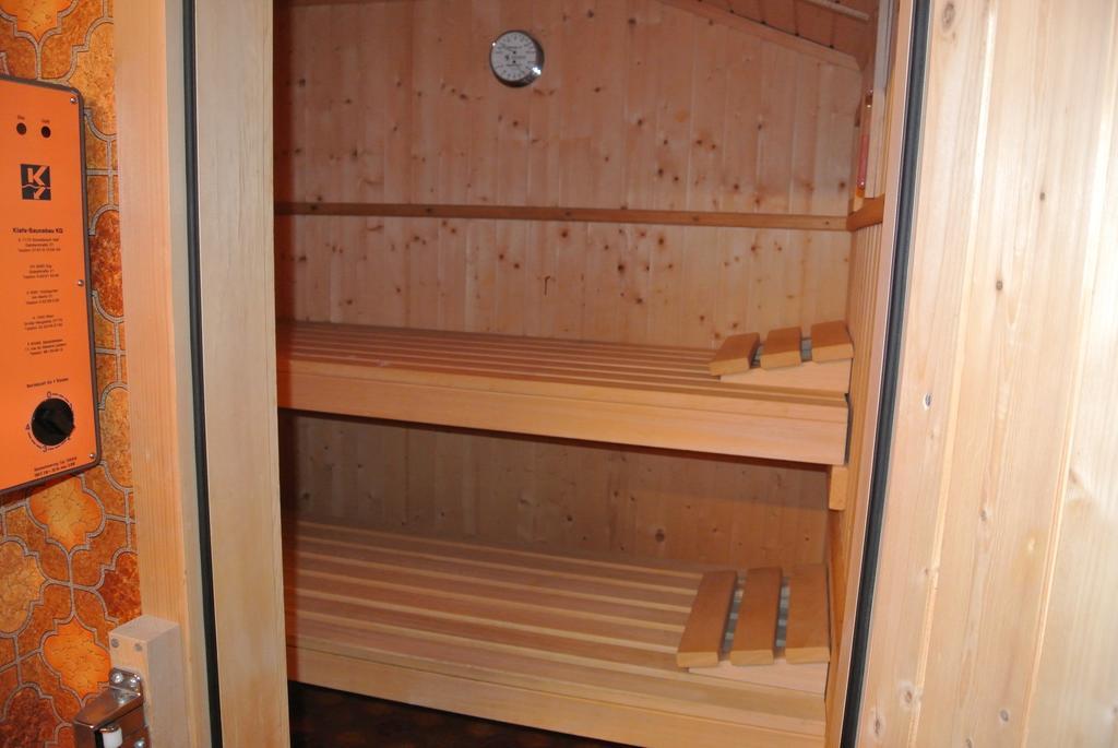 Fortuna Burchen Room photo